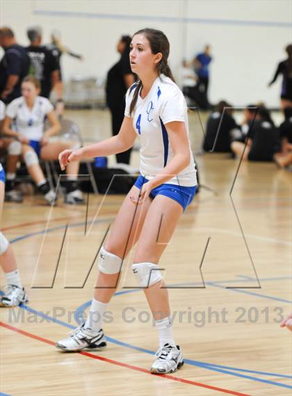 Thumbnail 3 in La Salle vs. O'Connor (Nike Tournament of Champions) photogallery.