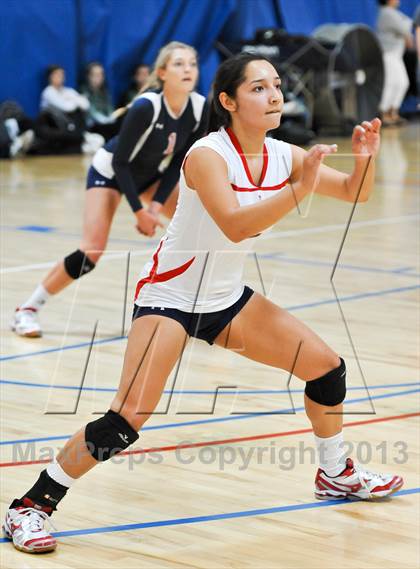 Thumbnail 1 in La Salle vs. O'Connor (Nike Tournament of Champions) photogallery.