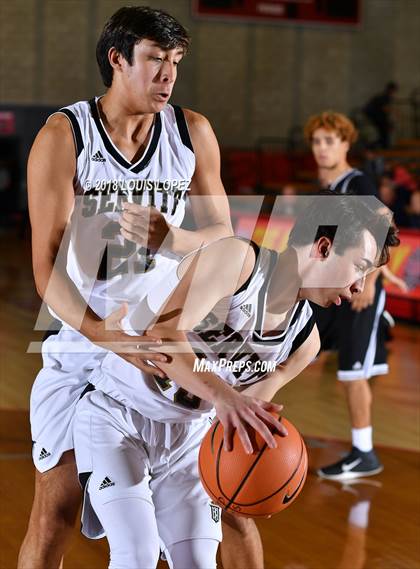 Thumbnail 3 in Saddleback Valley Christian vs. Servite (Nike Extravaganza) photogallery.
