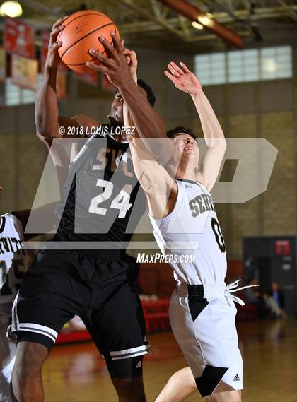 Thumbnail 2 in Saddleback Valley Christian vs. Servite (Nike Extravaganza) photogallery.