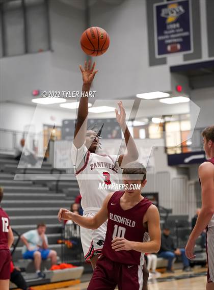 Thumbnail 2 in North Central vs. Bloomfield (Sneakers for Santa Shootout) photogallery.