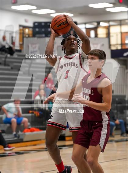 Thumbnail 2 in North Central vs. Bloomfield (Sneakers for Santa Shootout) photogallery.