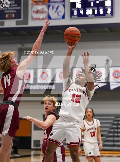 Thumbnail 2 in North Central vs. Bloomfield (Sneakers for Santa Shootout) photogallery.