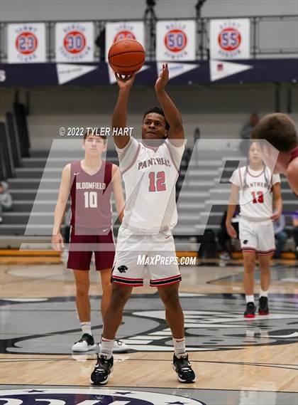 Thumbnail 3 in North Central vs. Bloomfield (Sneakers for Santa Shootout) photogallery.