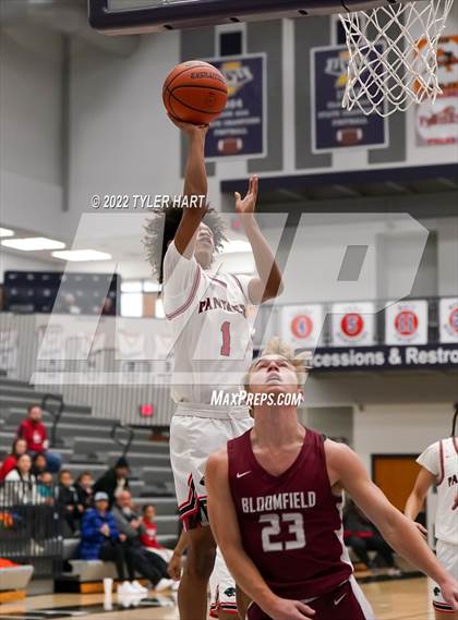 Thumbnail 1 in North Central vs. Bloomfield (Sneakers for Santa Shootout) photogallery.