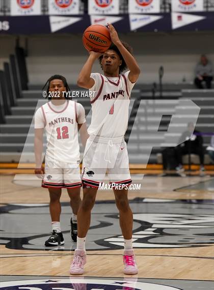 Thumbnail 2 in North Central vs. Bloomfield (Sneakers for Santa Shootout) photogallery.