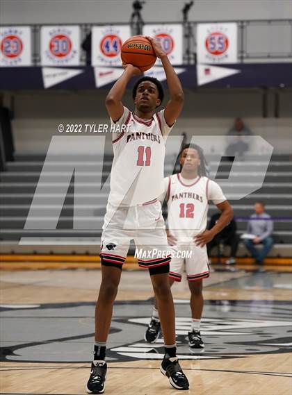 Thumbnail 2 in North Central vs. Bloomfield (Sneakers for Santa Shootout) photogallery.