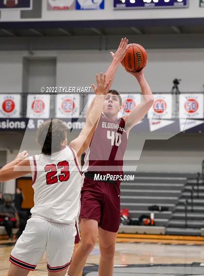 Thumbnail 2 in North Central vs. Bloomfield (Sneakers for Santa Shootout) photogallery.