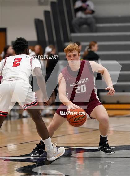 Thumbnail 2 in North Central vs. Bloomfield (Sneakers for Santa Shootout) photogallery.