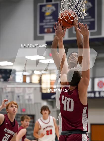 Thumbnail 2 in North Central vs. Bloomfield (Sneakers for Santa Shootout) photogallery.