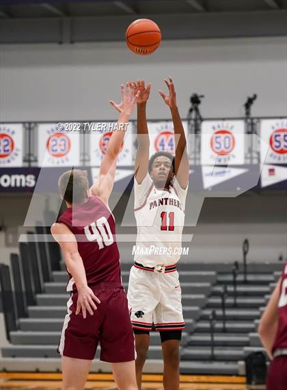 Thumbnail 2 in North Central vs. Bloomfield (Sneakers for Santa Shootout) photogallery.