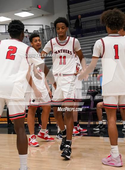 Thumbnail 3 in North Central vs. Bloomfield (Sneakers for Santa Shootout) photogallery.