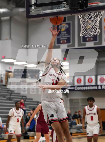 Thumbnail 2 in North Central vs. Bloomfield (Sneakers for Santa Shootout) photogallery.