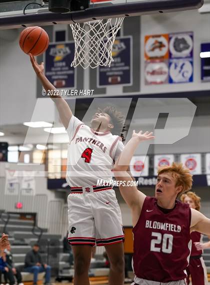 Thumbnail 1 in North Central vs. Bloomfield (Sneakers for Santa Shootout) photogallery.