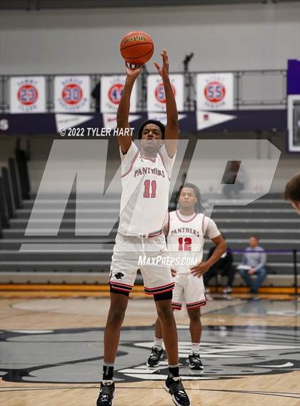 Thumbnail 3 in North Central vs. Bloomfield (Sneakers for Santa Shootout) photogallery.