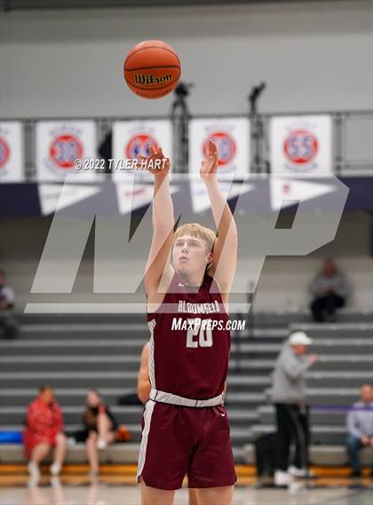 Thumbnail 2 in North Central vs. Bloomfield (Sneakers for Santa Shootout) photogallery.