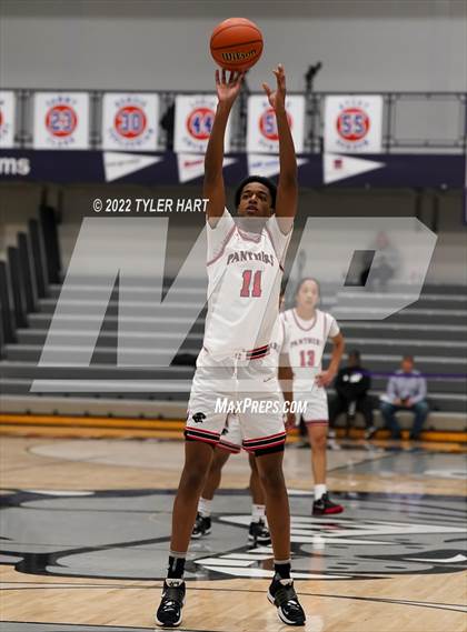Thumbnail 3 in North Central vs. Bloomfield (Sneakers for Santa Shootout) photogallery.