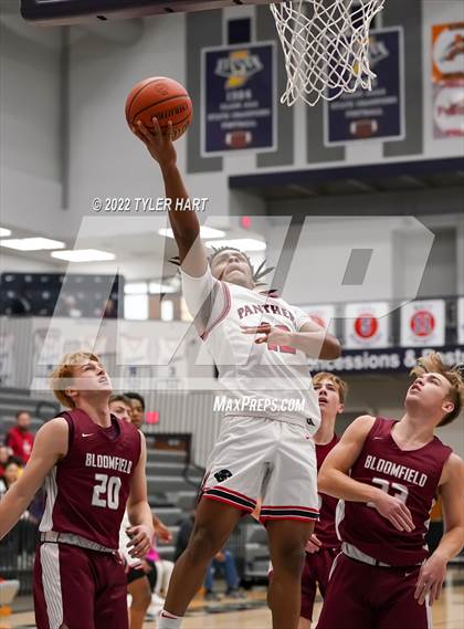 Thumbnail 1 in North Central vs. Bloomfield (Sneakers for Santa Shootout) photogallery.