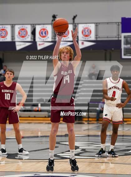 Thumbnail 1 in North Central vs. Bloomfield (Sneakers for Santa Shootout) photogallery.