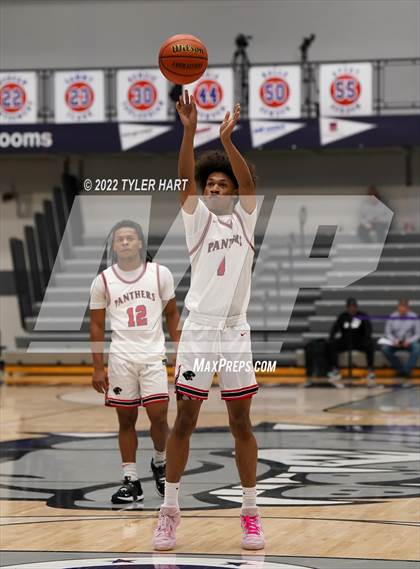 Thumbnail 3 in North Central vs. Bloomfield (Sneakers for Santa Shootout) photogallery.
