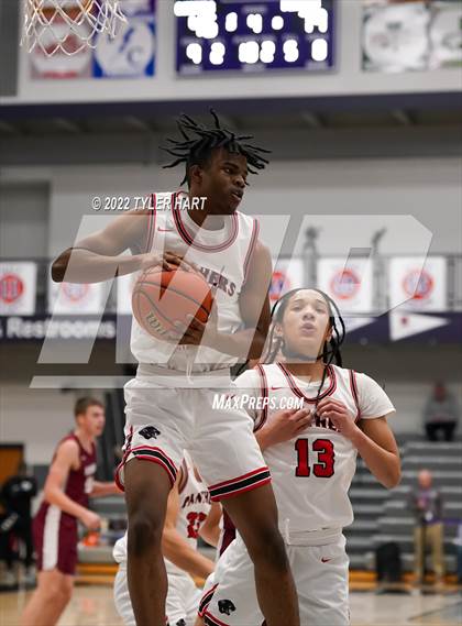 Thumbnail 3 in North Central vs. Bloomfield (Sneakers for Santa Shootout) photogallery.