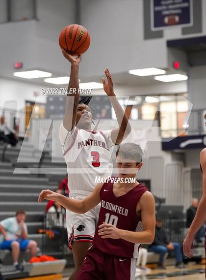Thumbnail 1 in North Central vs. Bloomfield (Sneakers for Santa Shootout) photogallery.