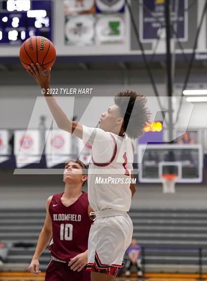 Thumbnail 3 in North Central vs. Bloomfield (Sneakers for Santa Shootout) photogallery.