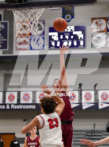 Thumbnail 3 in North Central vs. Bloomfield (Sneakers for Santa Shootout) photogallery.