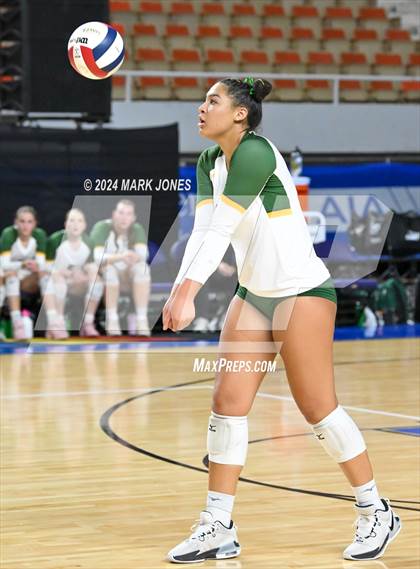 Thumbnail 1 in Sunrise Mountain vs. Horizon (AIA 5A Final) photogallery.