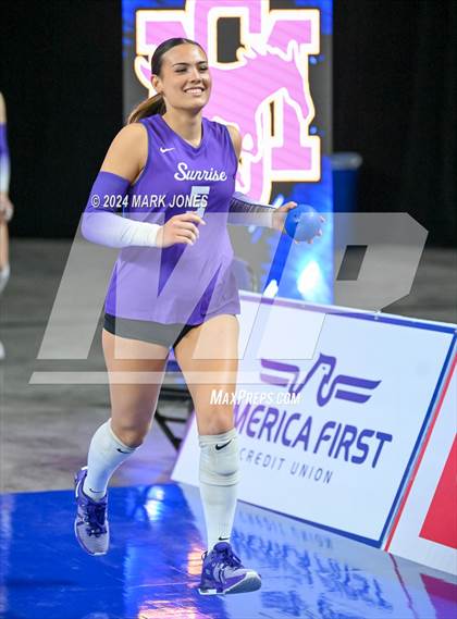 Thumbnail 3 in Sunrise Mountain vs. Horizon (AIA 5A Final) photogallery.