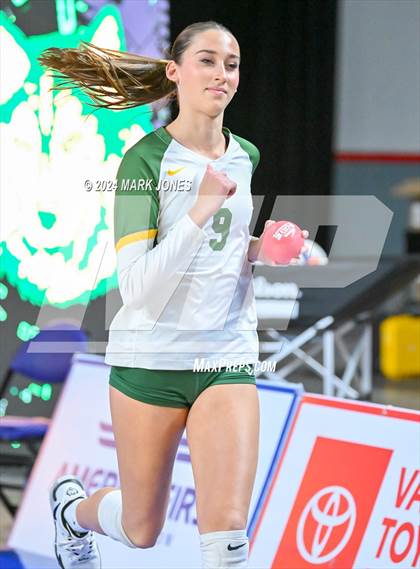 Thumbnail 3 in Sunrise Mountain vs. Horizon (AIA 5A Final) photogallery.