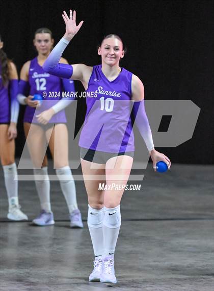 Thumbnail 1 in Sunrise Mountain vs. Horizon (AIA 5A Final) photogallery.