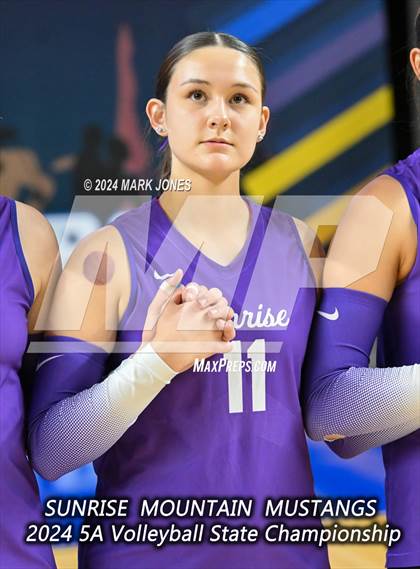 Thumbnail 1 in Sunrise Mountain vs. Horizon (AIA 5A Final) photogallery.