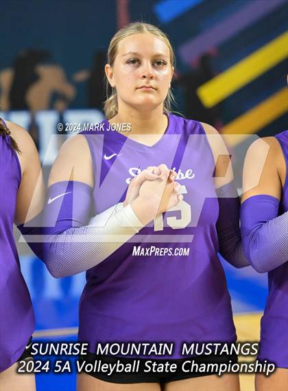 Thumbnail 1 in Sunrise Mountain vs. Horizon (AIA 5A Final) photogallery.
