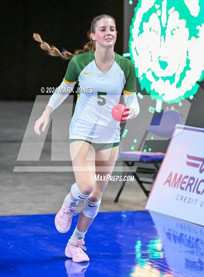 Thumbnail 1 in Sunrise Mountain vs. Horizon (AIA 5A Final) photogallery.