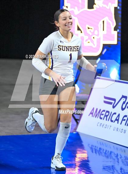 Thumbnail 2 in Sunrise Mountain vs. Horizon (AIA 5A Final) photogallery.