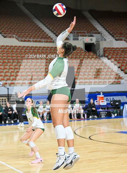 Thumbnail 1 in Sunrise Mountain vs. Horizon (AIA 5A Final) photogallery.