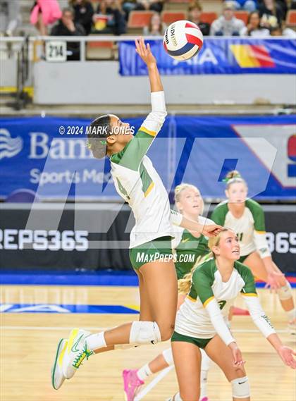 Thumbnail 2 in Sunrise Mountain vs. Horizon (AIA 5A Final) photogallery.