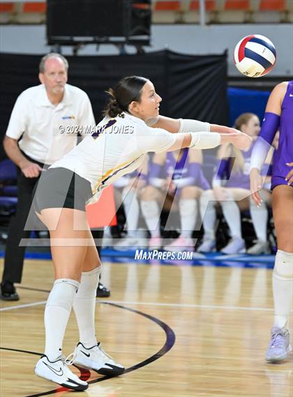 Thumbnail 1 in Sunrise Mountain vs. Horizon (AIA 5A Final) photogallery.