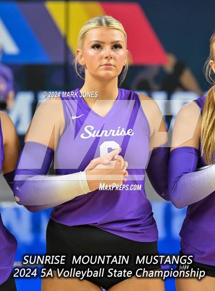 Thumbnail 2 in Sunrise Mountain vs. Horizon (AIA 5A Final) photogallery.