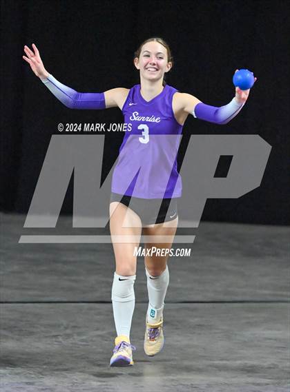 Thumbnail 1 in Sunrise Mountain vs. Horizon (AIA 5A Final) photogallery.