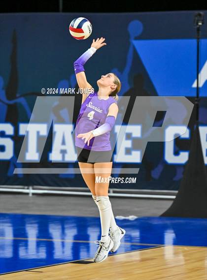Thumbnail 1 in Sunrise Mountain vs. Horizon (AIA 5A Final) photogallery.