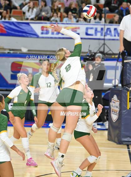 Thumbnail 2 in Sunrise Mountain vs. Horizon (AIA 5A Final) photogallery.