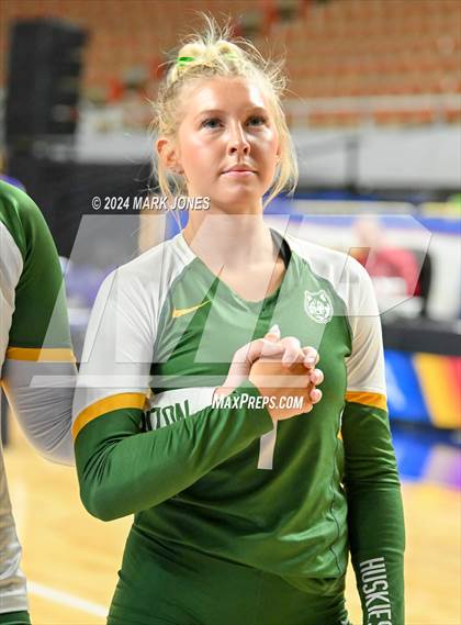 Thumbnail 1 in Sunrise Mountain vs. Horizon (AIA 5A Final) photogallery.