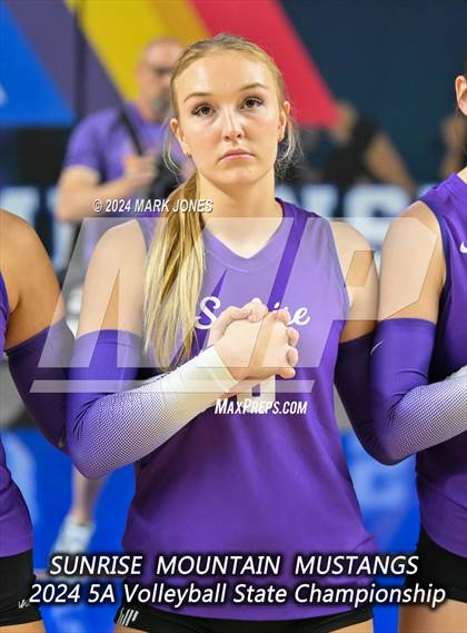 Thumbnail 1 in Sunrise Mountain vs. Horizon (AIA 5A Final) photogallery.