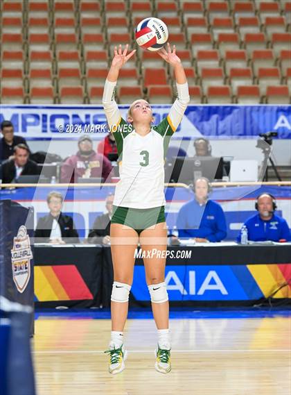 Thumbnail 3 in Sunrise Mountain vs. Horizon (AIA 5A Final) photogallery.