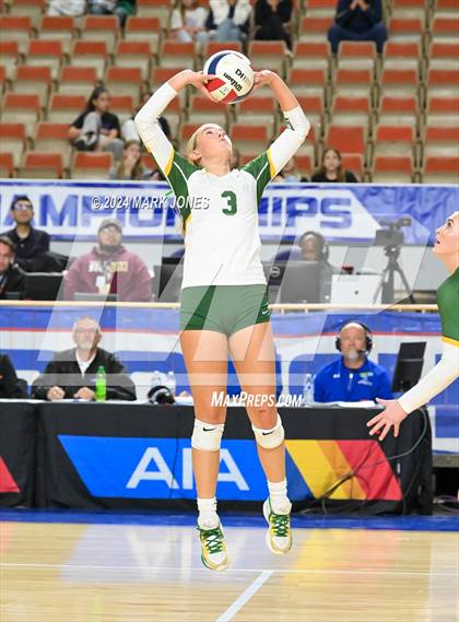 Thumbnail 1 in Sunrise Mountain vs. Horizon (AIA 5A Final) photogallery.