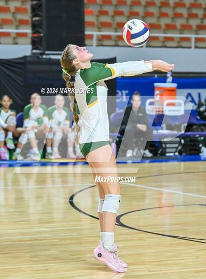 Thumbnail 3 in Sunrise Mountain vs. Horizon (AIA 5A Final) photogallery.