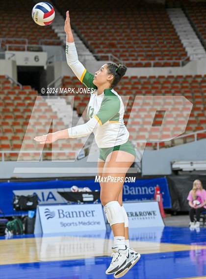Thumbnail 2 in Sunrise Mountain vs. Horizon (AIA 5A Final) photogallery.