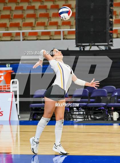 Thumbnail 1 in Sunrise Mountain vs. Horizon (AIA 5A Final) photogallery.